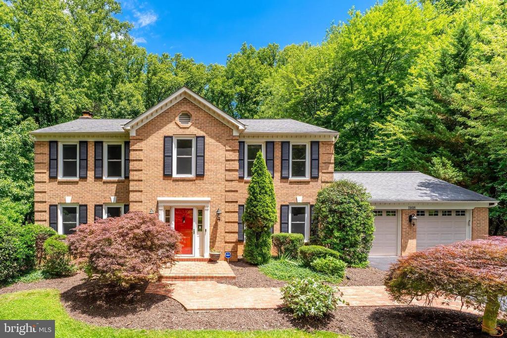 11618 HOLLY BRIAR LN, Great Falls, VA 22066
