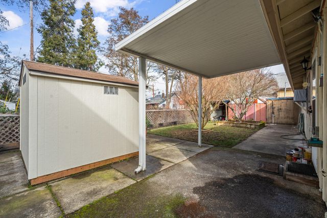 306 SW 3rd Street, Grants Pass, OR 97526