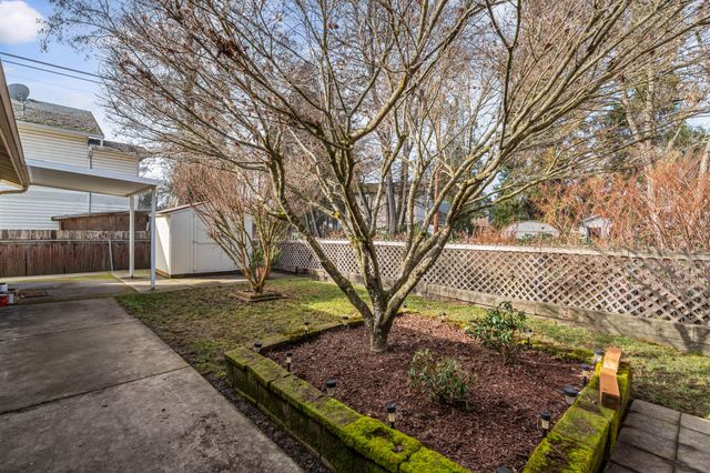 306 SW 3rd Street, Grants Pass, OR 97526