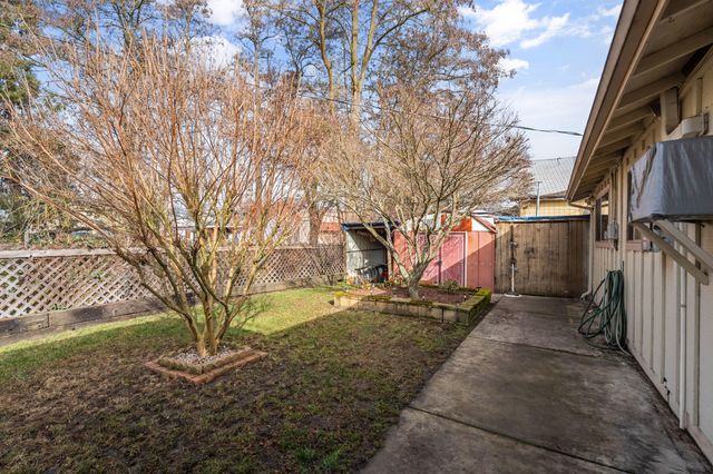 306 SW 3rd Street, Grants Pass, OR 97526