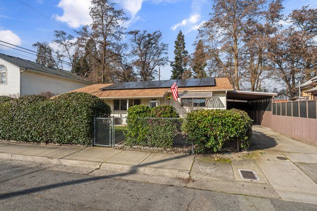 306 SW 3rd Street, Grants Pass, OR 97526