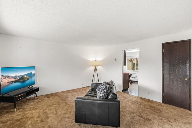 306 SW 3rd Street, Grants Pass, OR 97526