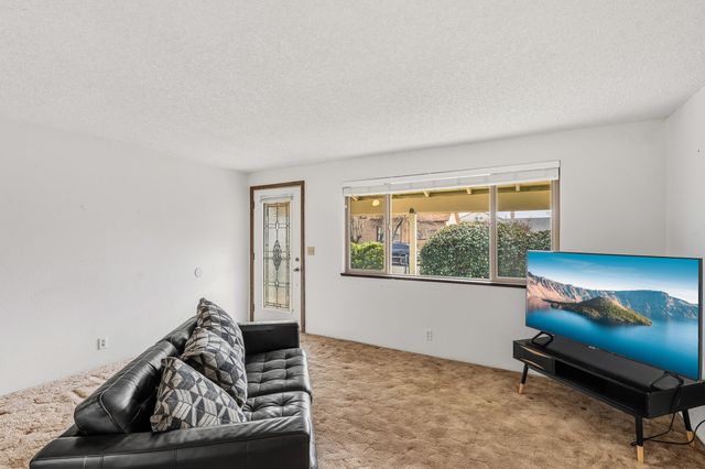 306 SW 3rd Street, Grants Pass, OR 97526