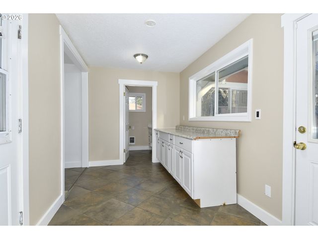 13570 Sw WATKINS Ave, Portland, OR 97223