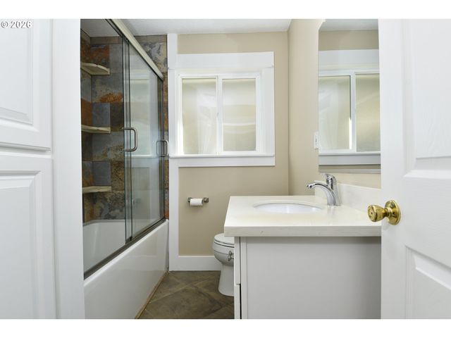 13570 Sw WATKINS Ave, Portland, OR 97223