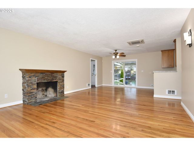 13570 Sw WATKINS Ave, Portland, OR 97223