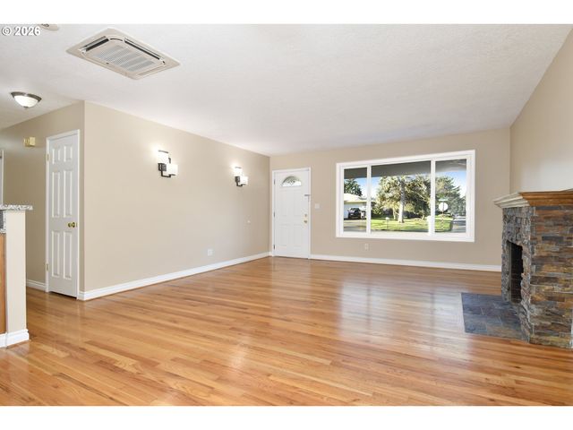 13570 Sw WATKINS Ave, Portland, OR 97223