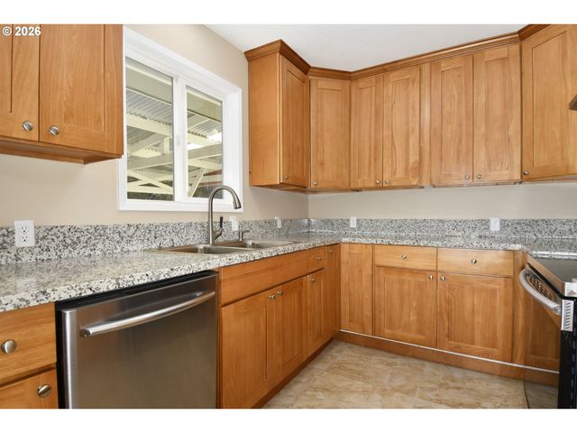 13570 Sw WATKINS Ave, Portland, OR 97223