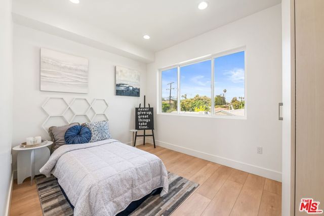 3643 Helms Avenue, Culver City, CA 90232