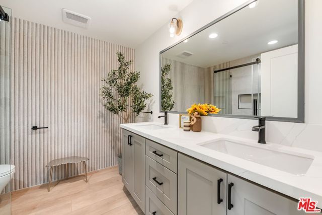 3643 Helms Avenue, Culver City, CA 90232