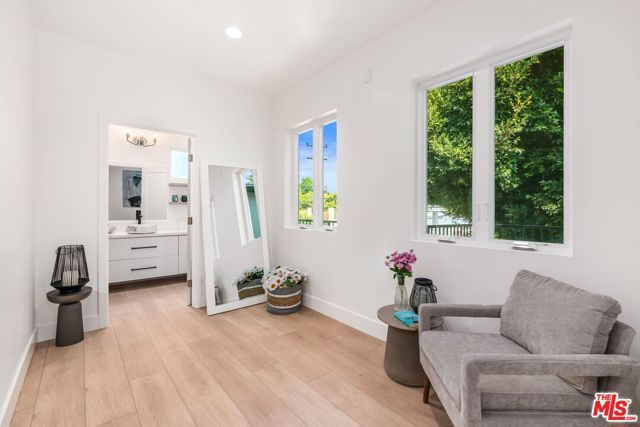 3643 Helms Avenue, Culver City, CA 90232
