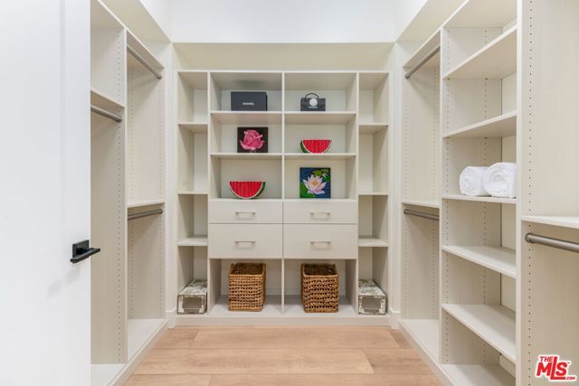 3643 Helms Avenue, Culver City, CA 90232