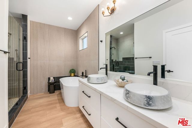 3643 Helms Avenue, Culver City, CA 90232