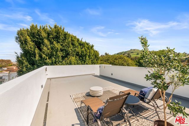3643 Helms Avenue, Culver City, CA 90232
