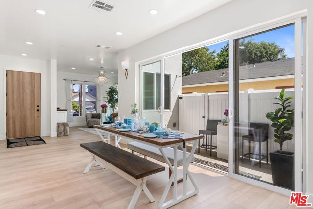 3643 Helms Avenue, Culver City, CA 90232