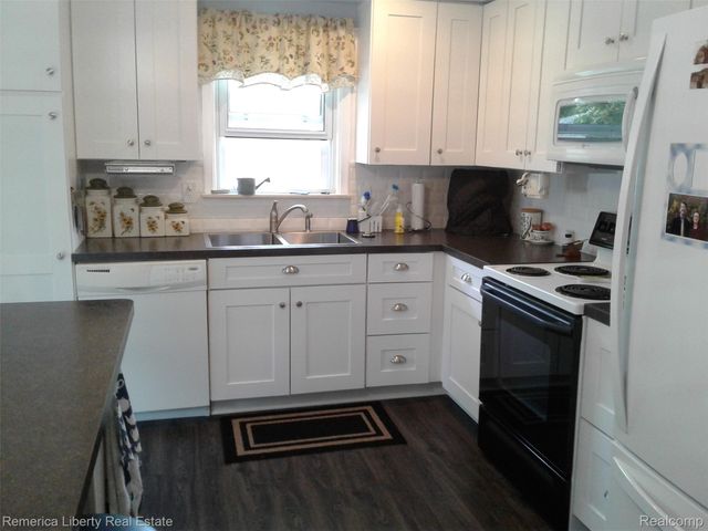 14448 Garden Street, Livonia, MI 48154