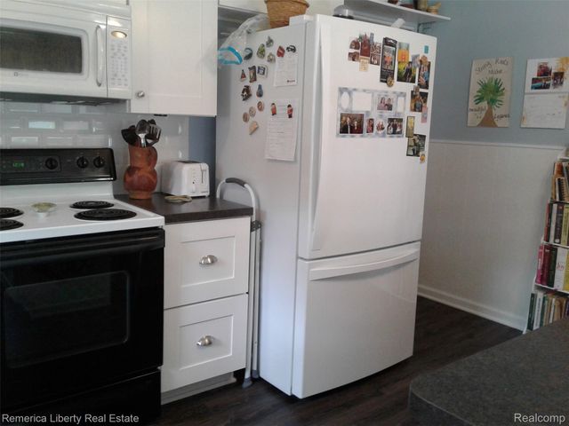 14448 Garden Street, Livonia, MI 48154