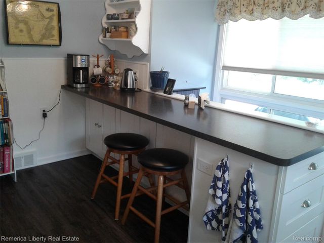 14448 Garden Street, Livonia, MI 48154