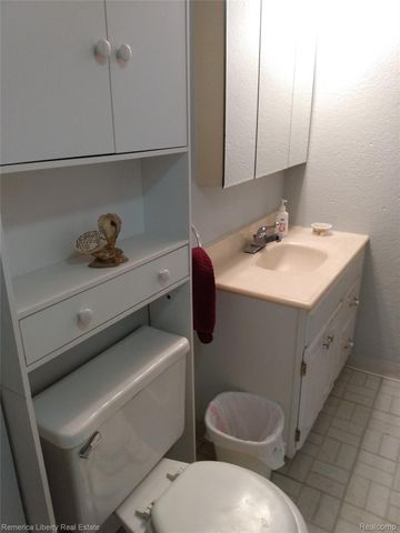 14448 Garden Street, Livonia, MI 48154