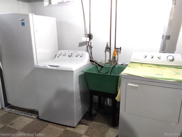 14448 Garden Street, Livonia, MI 48154