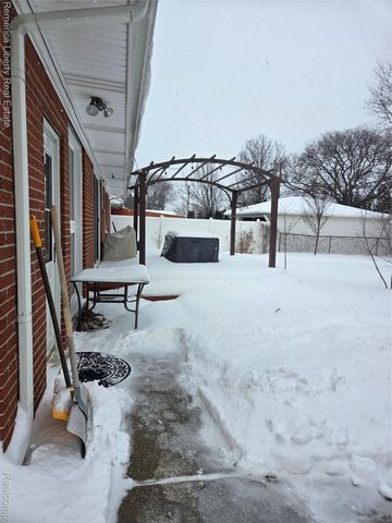 14448 Garden Street, Livonia, MI 48154