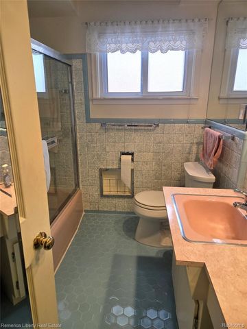 14448 Garden Street, Livonia, MI 48154