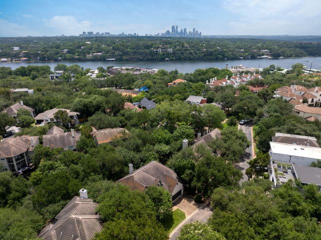 2007 Rue De St Tropez, Austin, TX 78746