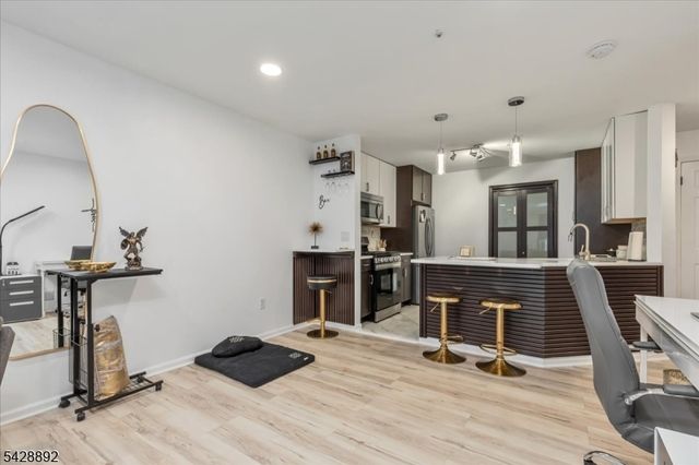 172 Potomac Dr, Bernards Twp., NJ 07920