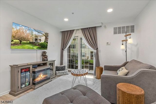 172 Potomac Dr, Bernards Twp., NJ 07920