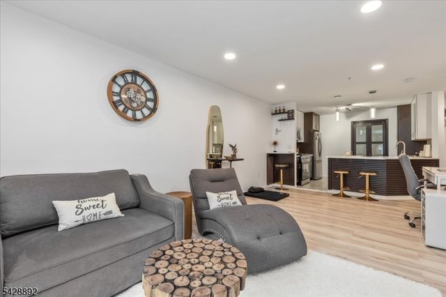 172 Potomac Dr, Bernards Twp., NJ 07920