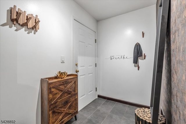 172 Potomac Dr, Bernards Twp., NJ 07920
