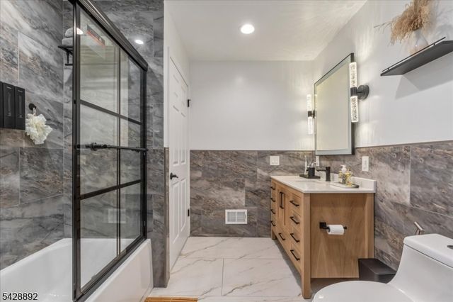 172 Potomac Dr, Bernards Twp., NJ 07920