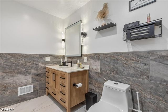 172 Potomac Dr, Bernards Twp., NJ 07920