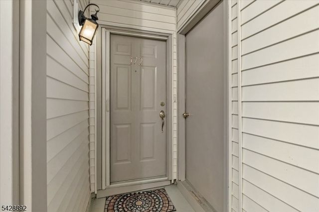 172 Potomac Dr, Bernards Twp., NJ 07920