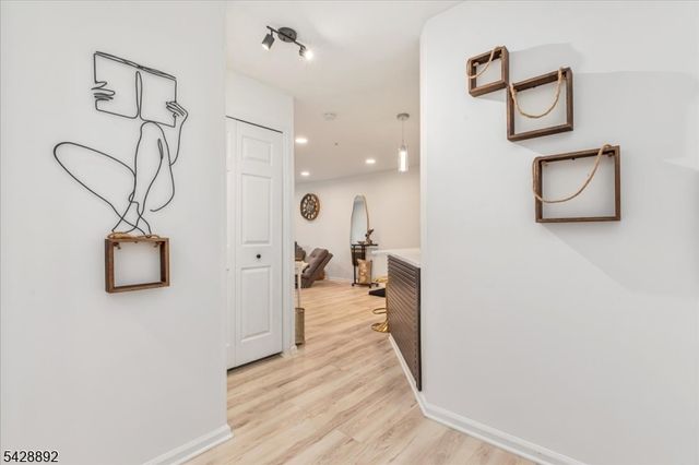 172 Potomac Dr, Bernards Twp., NJ 07920