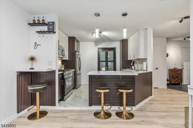 172 Potomac Dr, Bernards Twp., NJ 07920