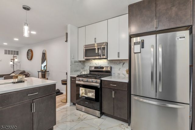172 Potomac Dr, Bernards Twp., NJ 07920