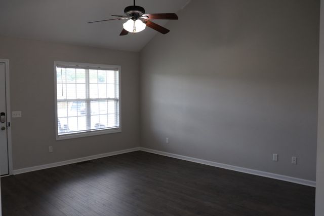 414 Kelly Ln, Clarksville, TN 37040