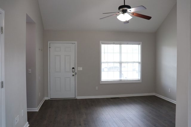 414 Kelly Ln, Clarksville, TN 37040