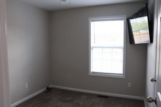 414 Kelly Ln, Clarksville, TN 37040