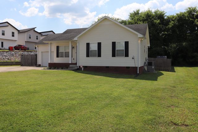 414 Kelly Ln, Clarksville, TN 37040