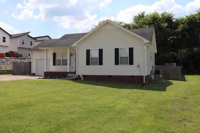 414 Kelly Ln, Clarksville, TN 37040