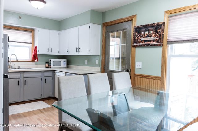 1013 Maycroft Road, Lansing, MI 48917