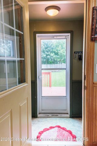 1013 Maycroft Road, Lansing, MI 48917