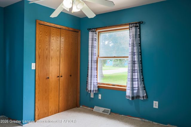 1013 Maycroft Road, Lansing, MI 48917
