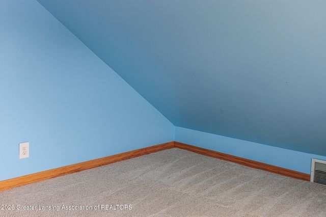 1013 Maycroft Road, Lansing, MI 48917