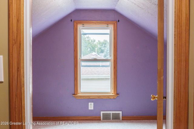 1013 Maycroft Road, Lansing, MI 48917