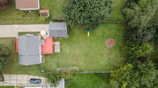 1013 Maycroft Road, Lansing, MI 48917