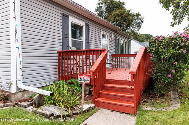 1013 Maycroft Road, Lansing, MI 48917