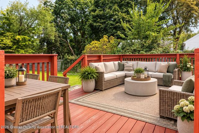 1013 Maycroft Road, Lansing, MI 48917